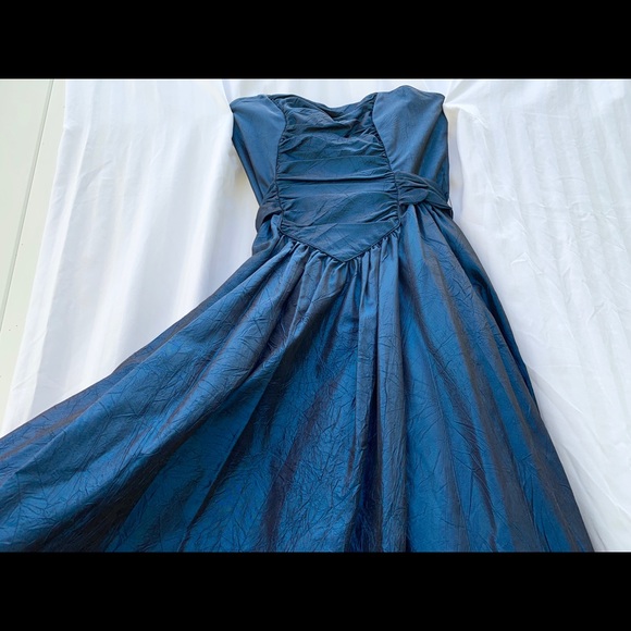 🌀Vintage Metallic Blue & Black Strapless Gown 🌀 - Picture 8 of 8